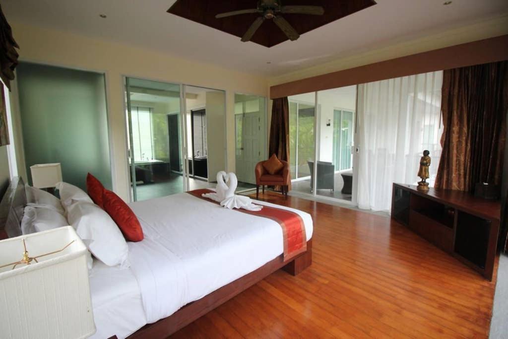 4 Bedroom Villa Kamala Beach Phuket Exterior photo