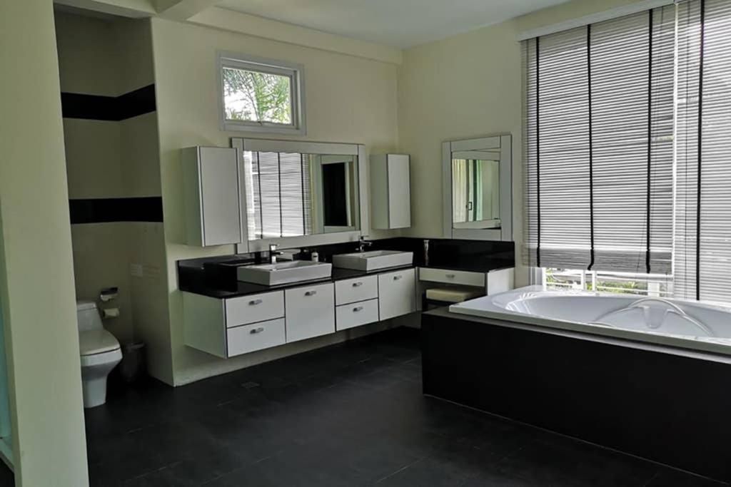 4 Bedroom Villa Kamala Beach Phuket Exterior photo