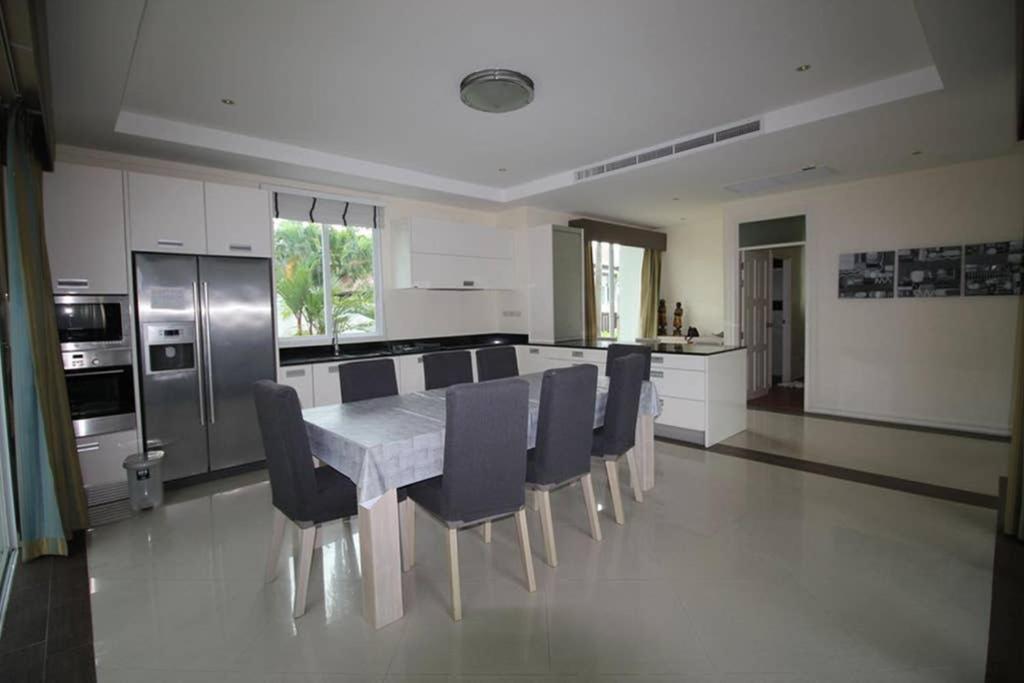 4 Bedroom Villa Kamala Beach Phuket Exterior photo