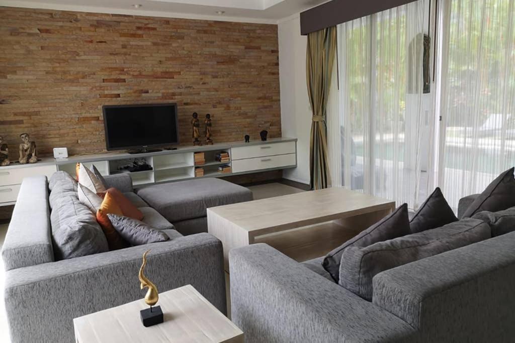4 Bedroom Villa Kamala Beach Phuket Exterior photo